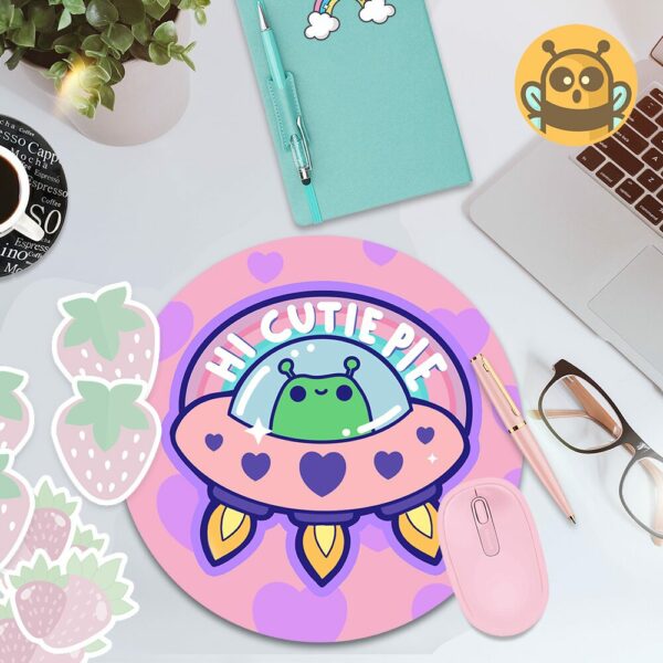 This image shows an hand-drawn adorable mousepad, Hi Cutie Pie Alien Mousepad, which is available to purchase from HunnieByte.com